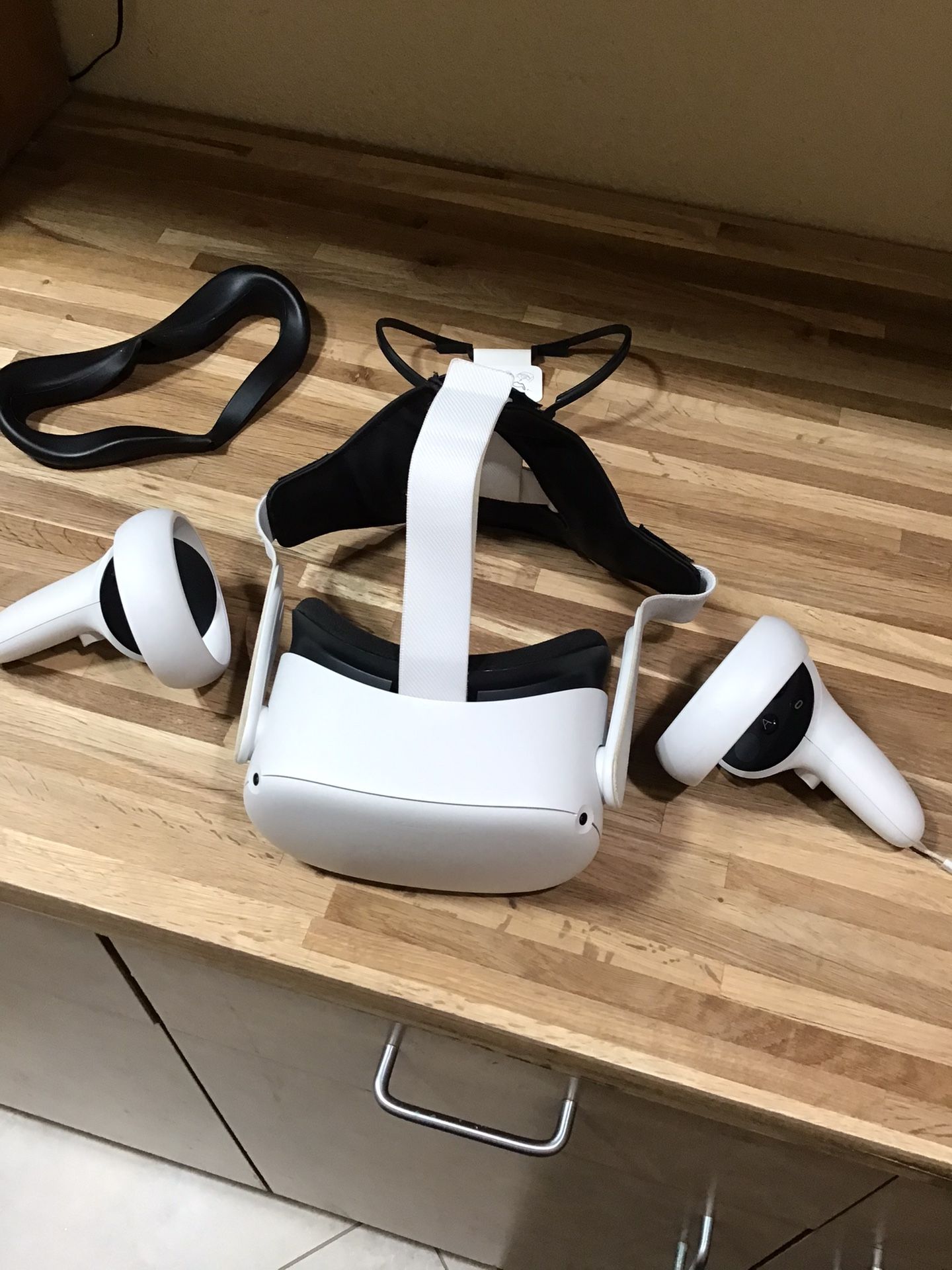 Meta Quest 2 VR Headset 64gb