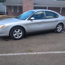 2000 Ford Taurus