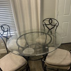 Dinning Table and Chairs 