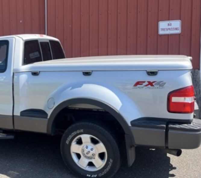 Used 2004 F150 Sidestep Fiber Glass Bed Cover