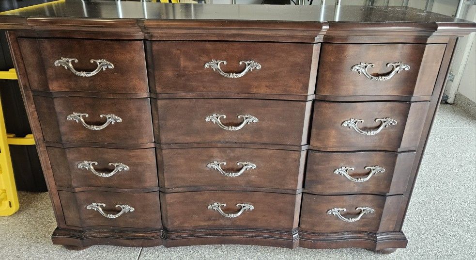 Bernhardt Dresser
