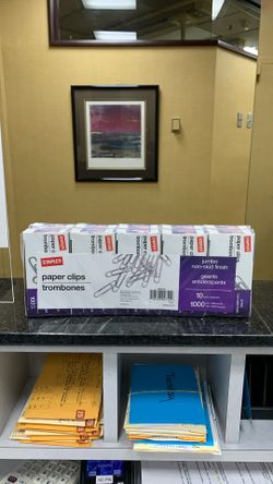 Staple Jumbo Paper Clips 