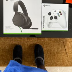 Brand new Xbox controller and Headset both sealed and one new Xbox controller with no box $65 For ALL