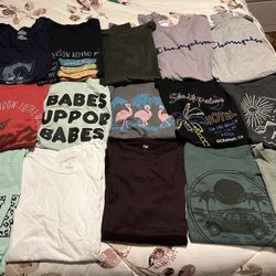 Women’s T-shirts Lots - Size Small