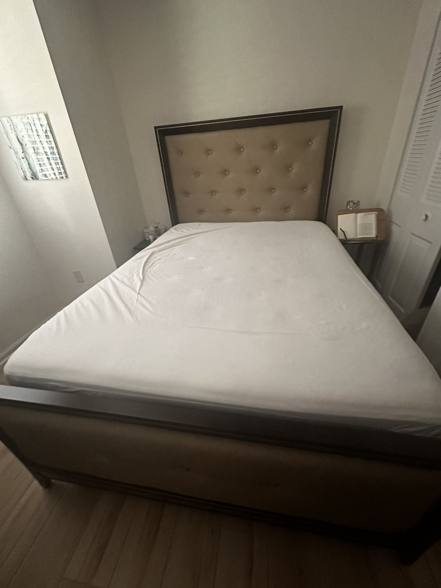 Queen Bedroom Set