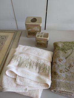 Orchid Bathroom.set.