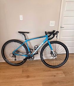 Blue Road/Gravel Diamondback Bike with Disc Brakes