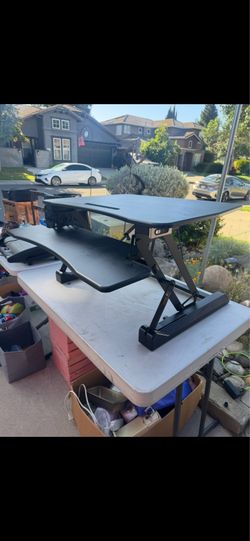 Great sit-to-stand desk