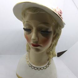 VINTAGE LADY HAT HEAD 1950S