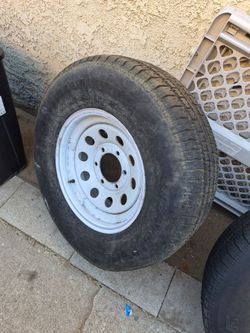 Trainer tires, one missing the stem or the air goes.The other tire is not good