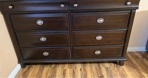 Cal king bed set