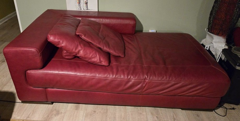 Red Leather Lounger By Cindy Crawford Home Collection