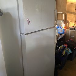 Free Working fridge