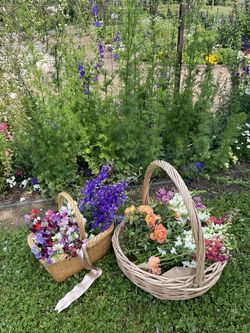 Beautiful and Fragrant Spring Bouquets….3 Sizes- Made To Order, Hand Delivered🚚 To Someone You 💕 Love