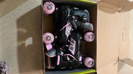 Mammy Gol skates in pink/black (Size M/ US 13C-2Y)