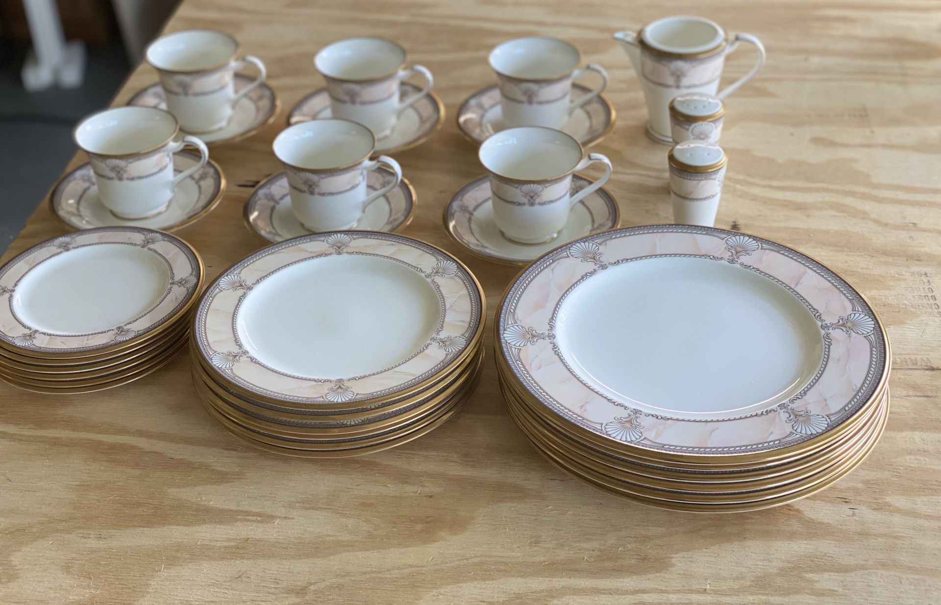 NORITAKE pacific majesty China set