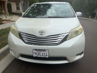 2014 Toyota sienna limited edition
