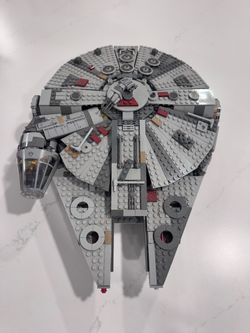LEGO Star Wars Millennium Falcon Set