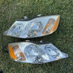 Headlights (2000 Toyota Avalon)