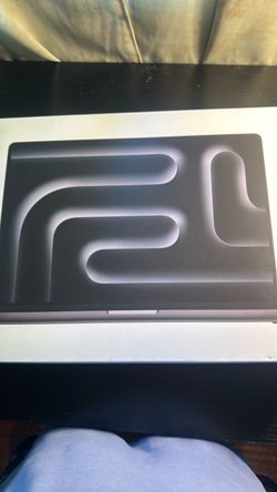 MacBook Pro 16 inch chip m5 max  ( sealed )