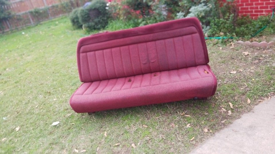 93 gmc sierra seat should fit 88-95