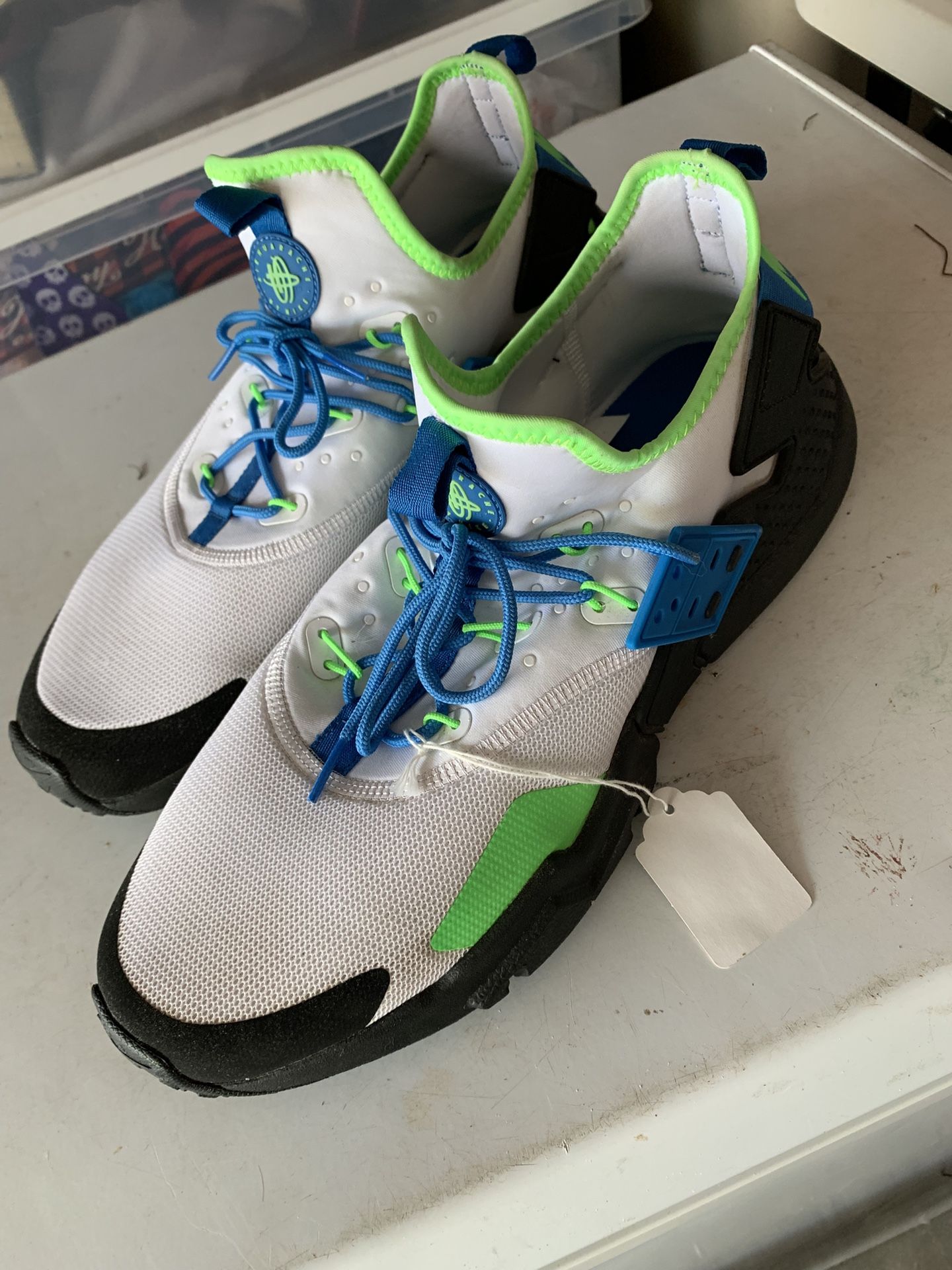 Men’s Nike Air Huarchae Basketball Sneakers Model AH7334-102 Size 13