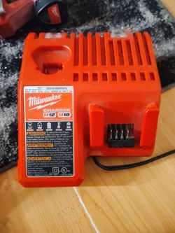 Milwaukee M12 M18 Battery Charger