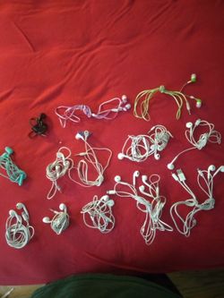 Cell phone and audio earbuds