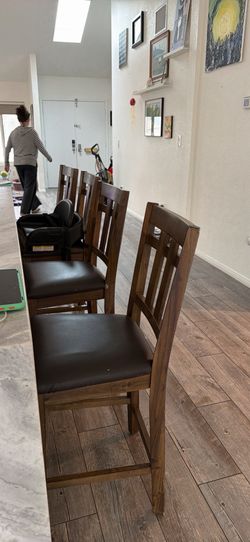 4 bar height chairs
