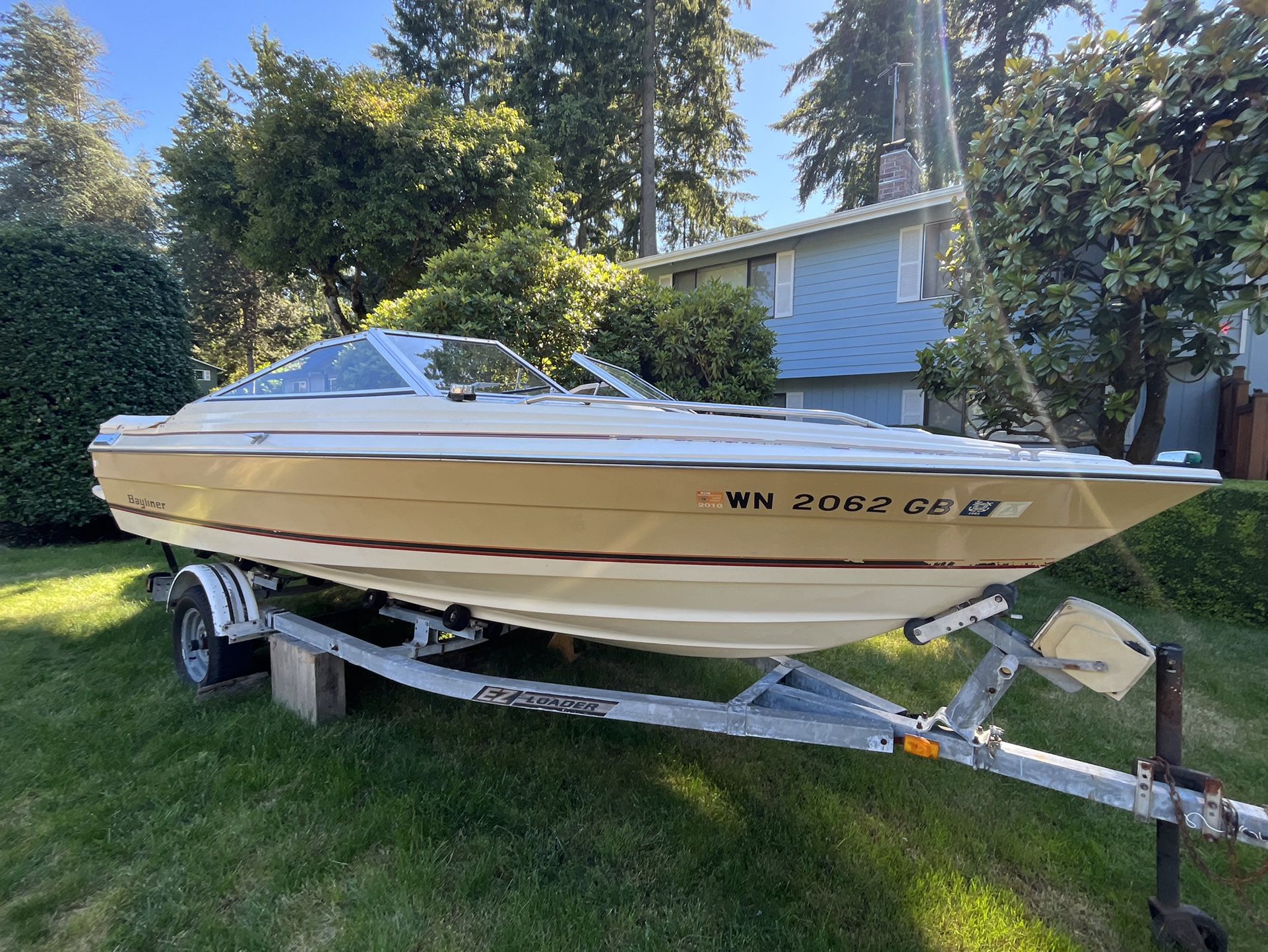 19 foot Bayliner