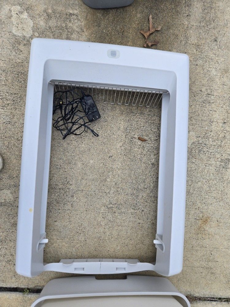 Scoopfree Litterbox