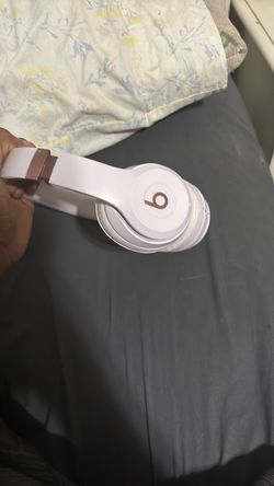 Beats Solo Wireless Headphones Rose Gold