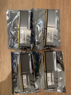Memory 32 GB BUNDLE  F4-3000C16D-16GTZR