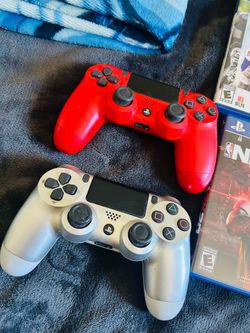 PS4 games/2 Controllers
