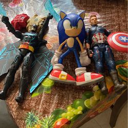 Toys Batman,captain America And Sonic 