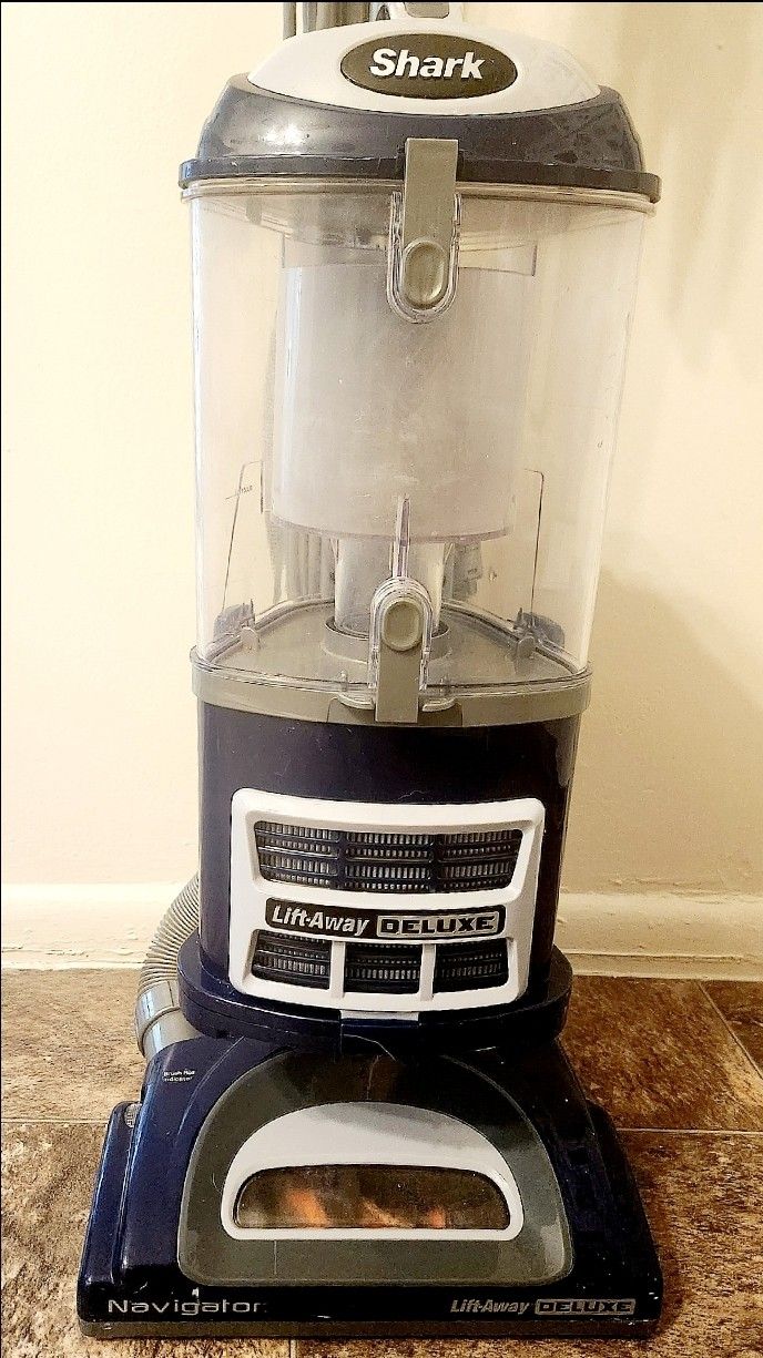 Shark NV360 Navigator LiftAway Deluxe Upright Vacuum (Blue) Perfect