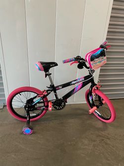 18 inch Steel Frame Girls Bike with Training Wheels, Age 6+, Black and Pink 🚲🩷