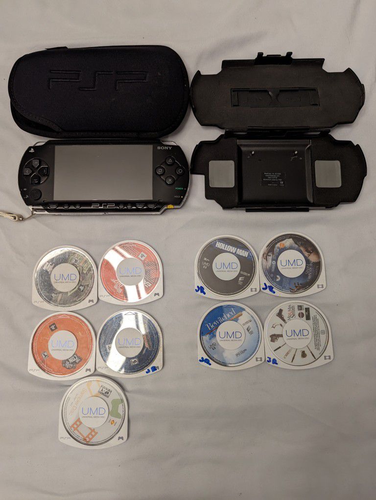 Retro PSP Bundle (System, 5 Games, 4 Movies)