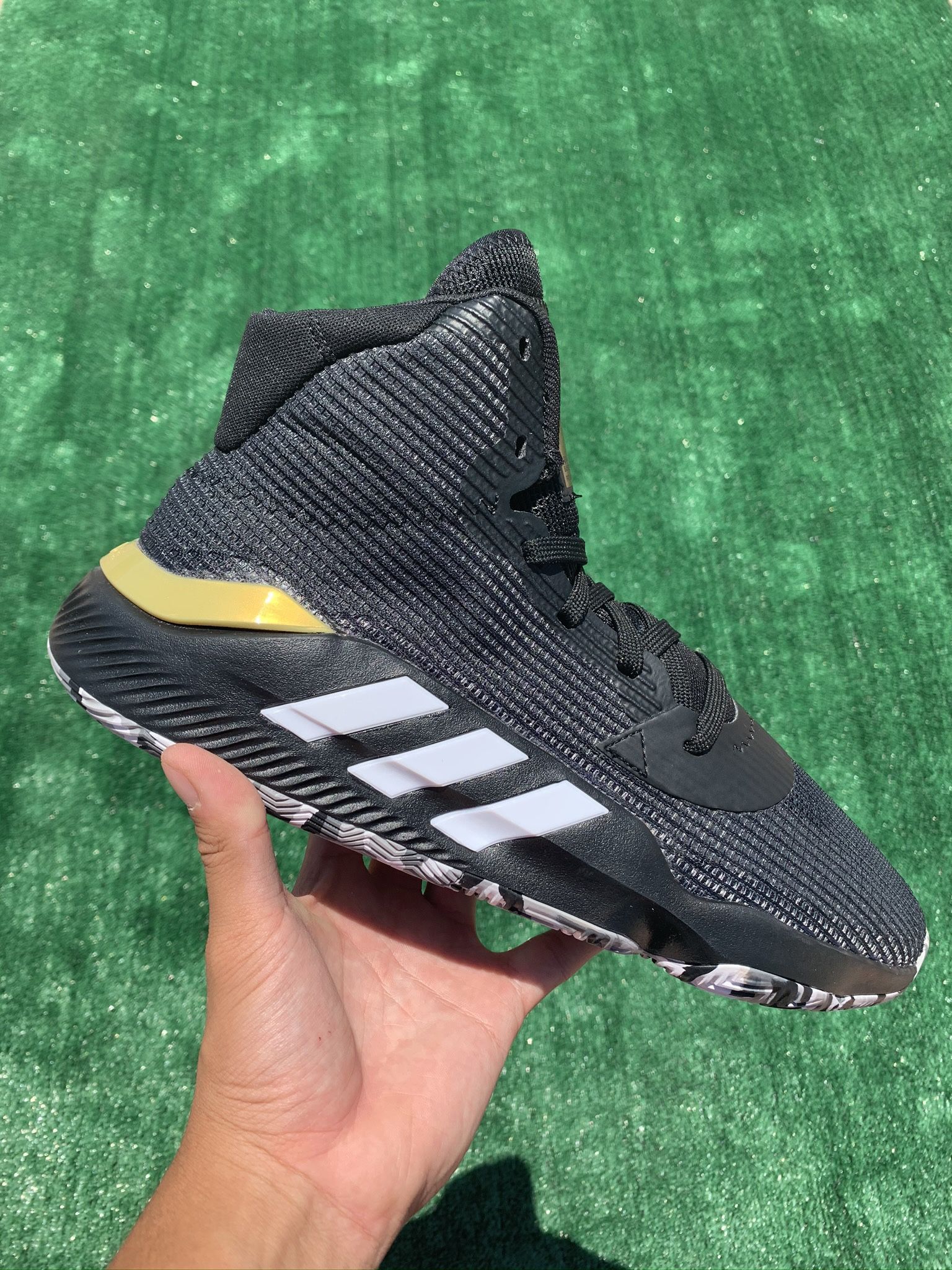 ADIDAS PRO BOUNCE 2019 (Size 11.5, Men’s)