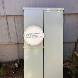 Eaton Meter Base, Like New Never Used Open Box 