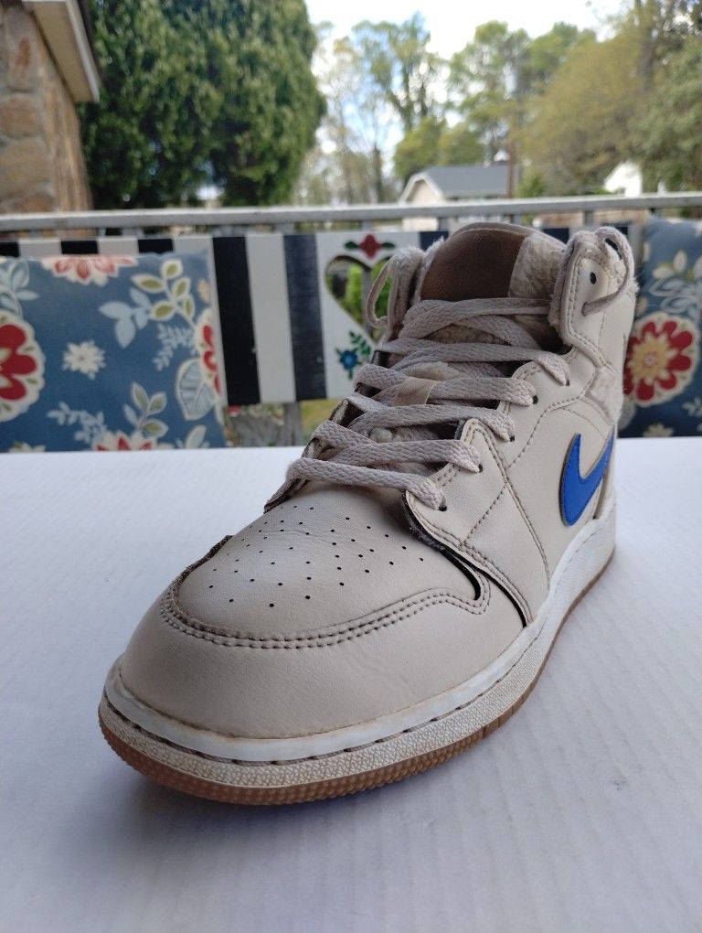 (Size-7Y) Like New, Jordan Youth Air Jordan 1 Mid UTL GS DO2207 264 Fleece
