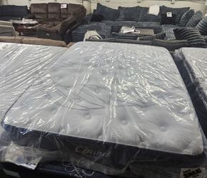 Queen Pillow Top Plush Mattress