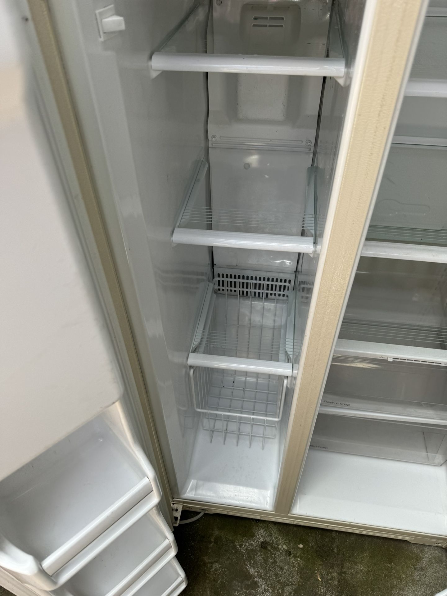 FAMILY SIZE DOUBLE DOOR REFRIGERATOR