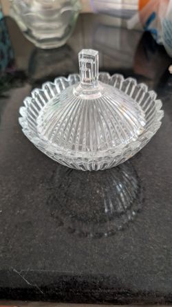 vintage Mikasa Marquette crystal ribbed covered candy