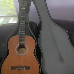 Carlo Robillo Half Size 6 String Guitar With Case Like New Good For Travel