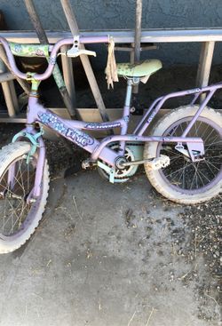 Bicicleta para niña 8 dólares levantar solamente