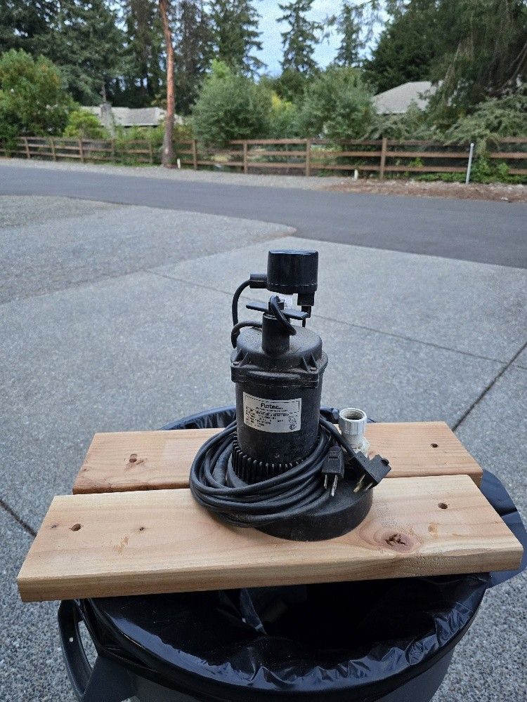 Flotec 1/3HP Submersible Sump Pump Model FP0S2450A-1