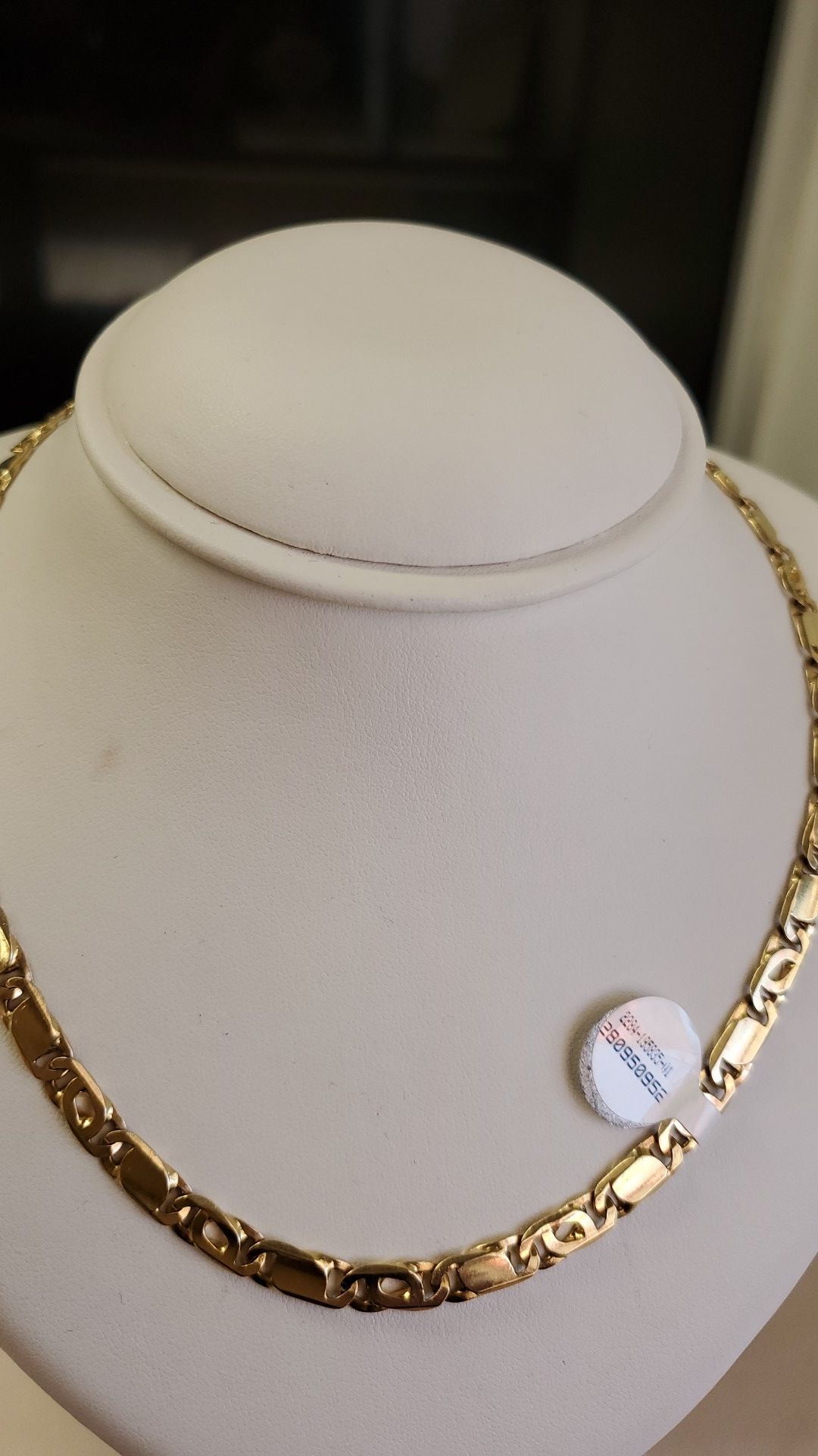 14k gold necklace 39.7 grams 24long if you are interested ask for maribel thank you