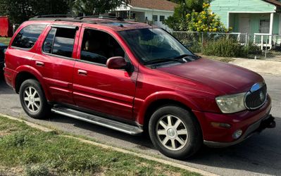2005 Buick Rainier