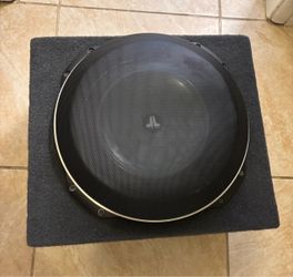 JL Audio 13tw5 $800 each and amp $250, $1700 special